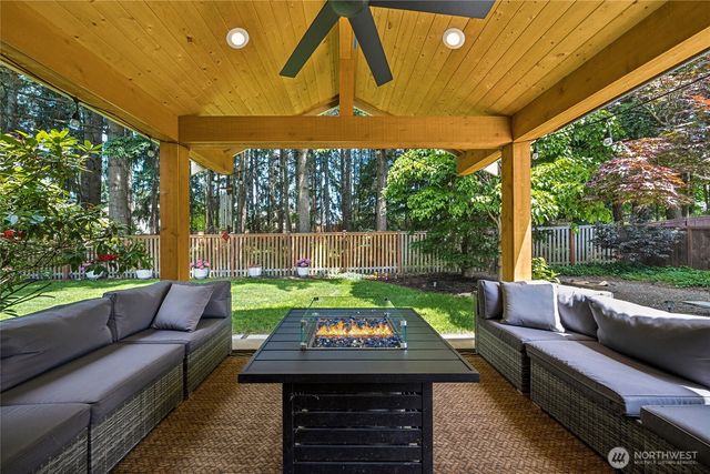 16007 135th AVE CT E, Puyallup, WA 98374