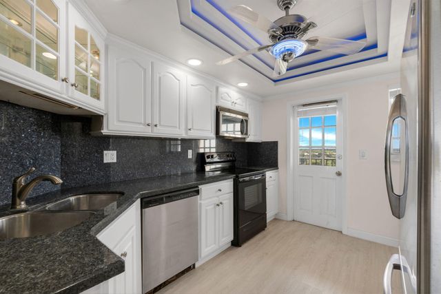 9101 W Sample Road 1004, Coral Springs, FL 33065