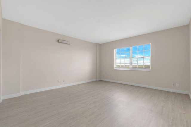 9101 W Sample Road 1004, Coral Springs, FL 33065