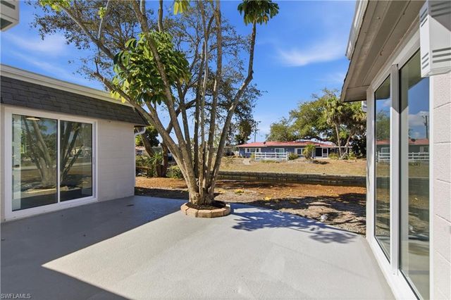 1021 April LN, North Fort Myers, FL 33903