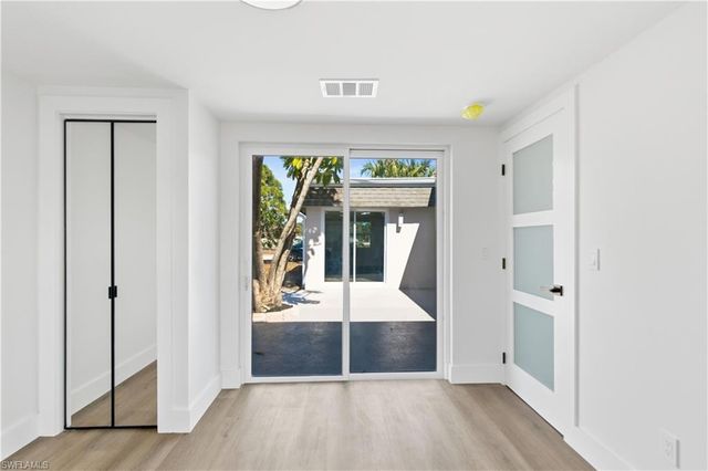 1021 April LN, North Fort Myers, FL 33903