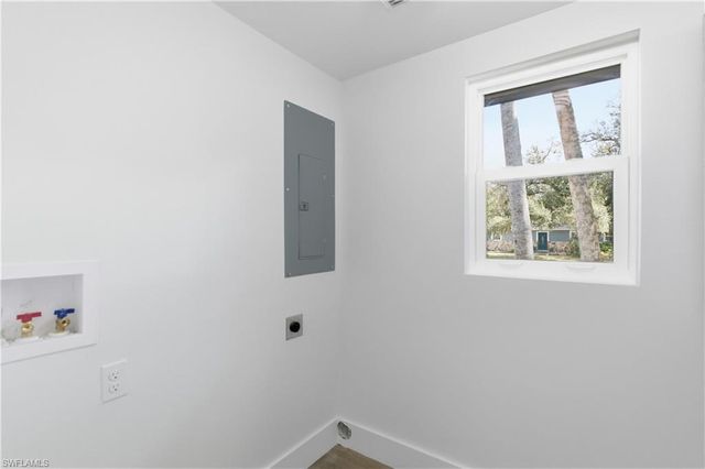 1021 April LN, North Fort Myers, FL 33903