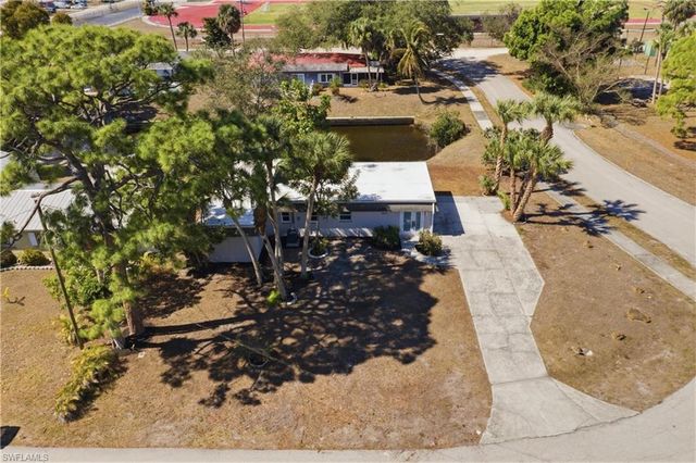 1021 April LN, North Fort Myers, FL 33903
