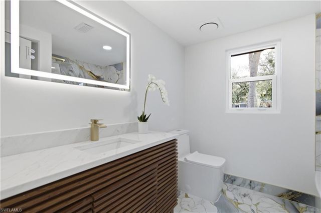 1021 April LN, North Fort Myers, FL 33903