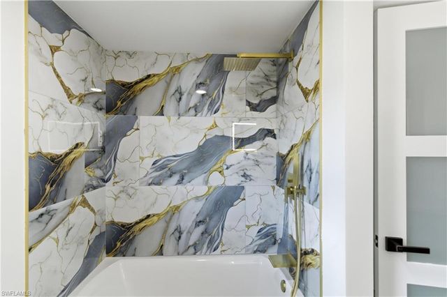 1021 April LN, North Fort Myers, FL 33903