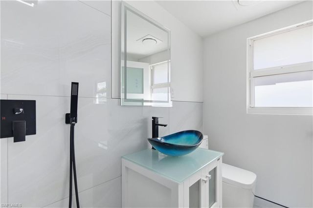 1021 April LN, North Fort Myers, FL 33903