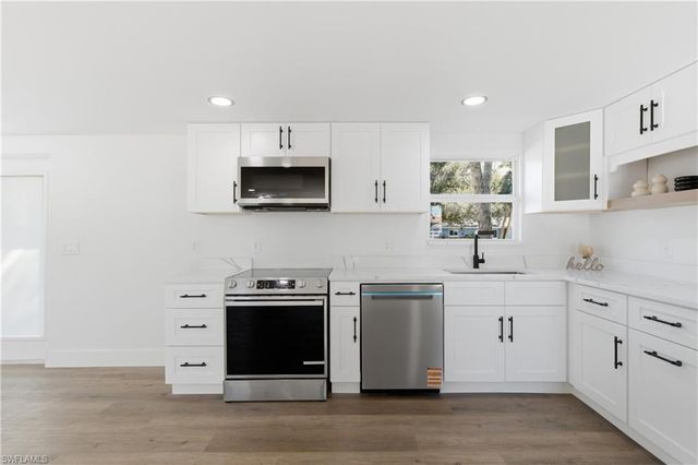 1021 April LN, North Fort Myers, FL 33903