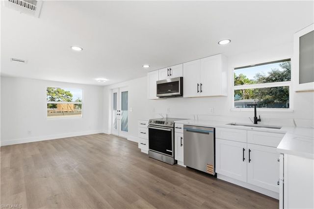 1021 April LN, North Fort Myers, FL 33903