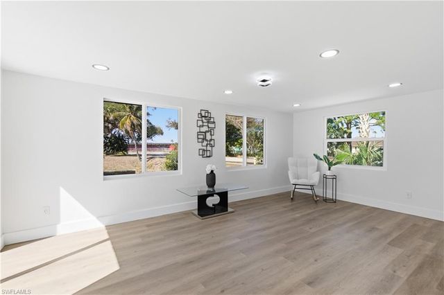 1021 April LN, North Fort Myers, FL 33903