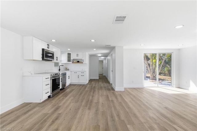 1021 April LN, North Fort Myers, FL 33903