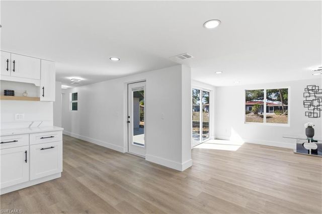 1021 April LN, North Fort Myers, FL 33903