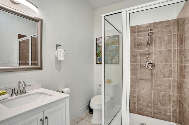 1012 NE 17th Court 2, Fort Lauderdale, FL 33305
