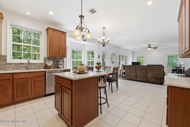 7 Cherry Tree Lane, Cream Ridge, NJ 08514