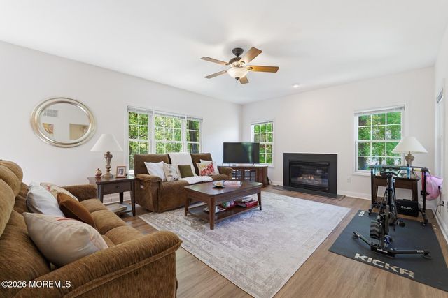 7 Cherry Tree Lane, Cream Ridge, NJ 08514