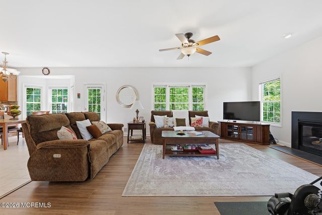 7 Cherry Tree Lane, Cream Ridge, NJ 08514