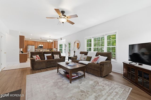 7 Cherry Tree Lane, Cream Ridge, NJ 08514