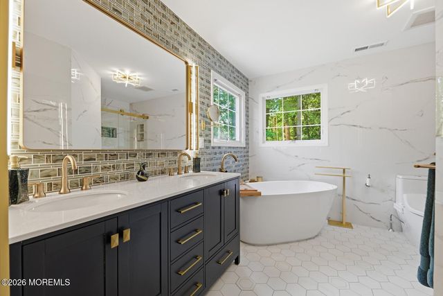 7 Cherry Tree Lane, Cream Ridge, NJ 08514