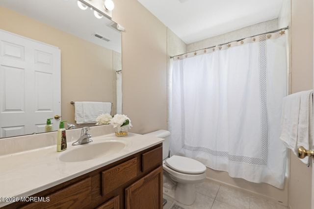 7 Cherry Tree Lane, Cream Ridge, NJ 08514