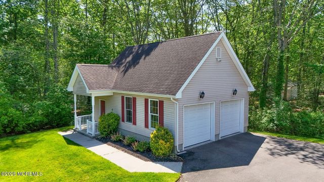 7 Cherry Tree Lane, Cream Ridge, NJ 08514