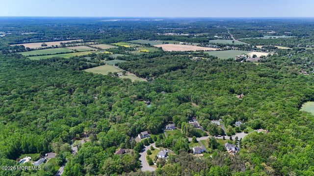 7 Cherry Tree Lane, Cream Ridge, NJ 08514