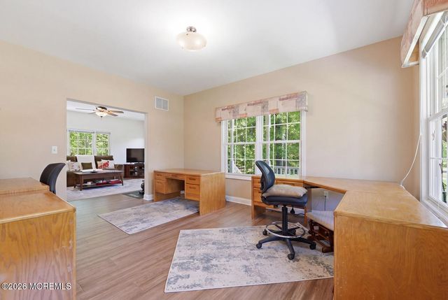 7 Cherry Tree Lane, Cream Ridge, NJ 08514