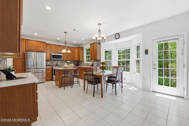 7 Cherry Tree Lane, Cream Ridge, NJ 08514
