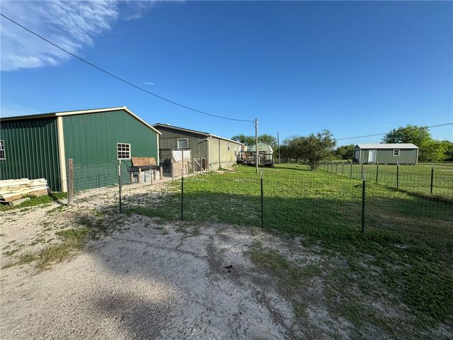 1312 Antonia St, Sinton, TX 78387