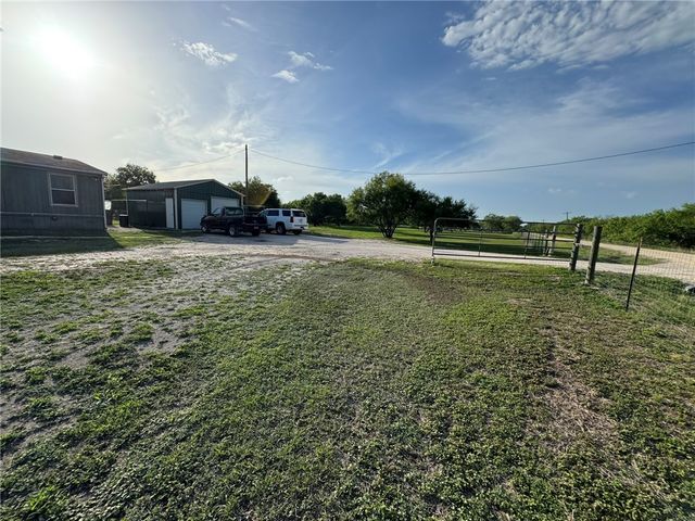 1312 Antonia St, Sinton, TX 78387
