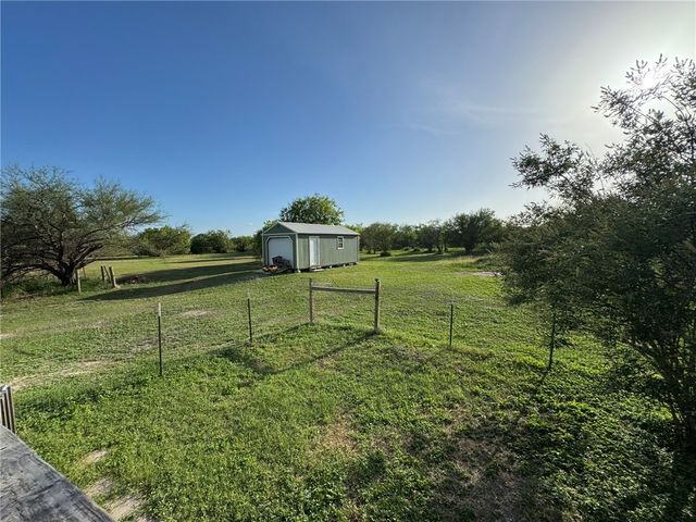 1312 Antonia St, Sinton, TX 78387