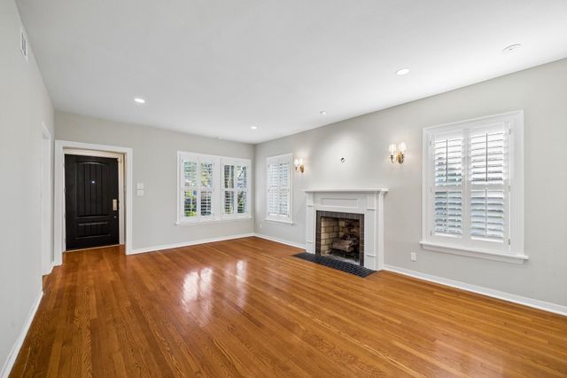 2048 Sul Ross Street, Houston, TX 77098