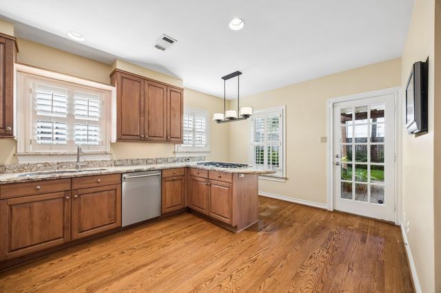 2048 Sul Ross Street, Houston, TX 77098