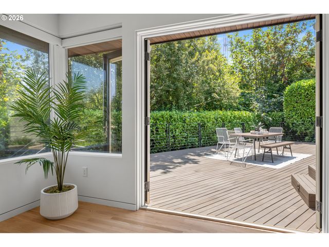 4236 Sw MCDONNELL Ter, Portland, OR 97239