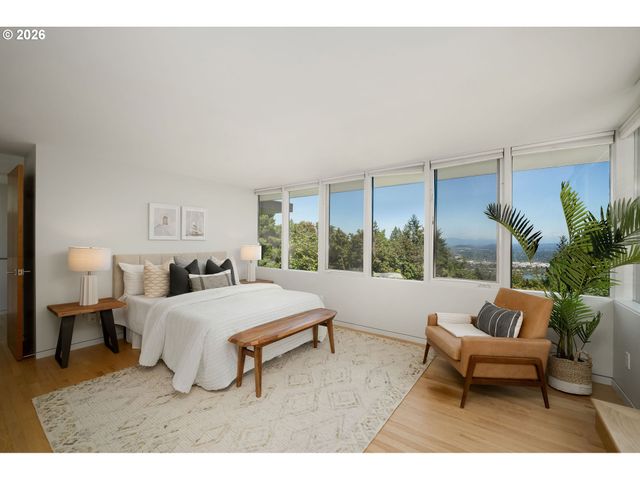 4236 Sw MCDONNELL Ter, Portland, OR 97239
