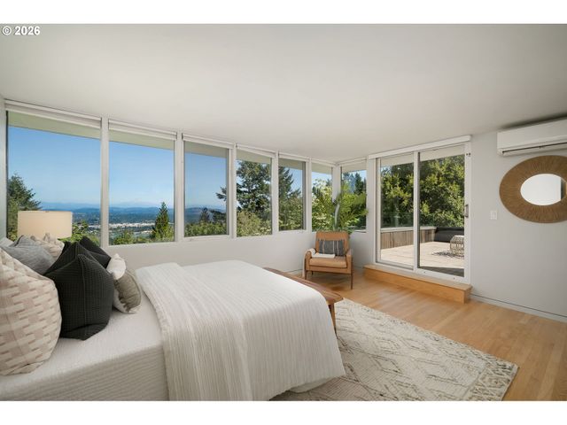 4236 Sw MCDONNELL Ter, Portland, OR 97239