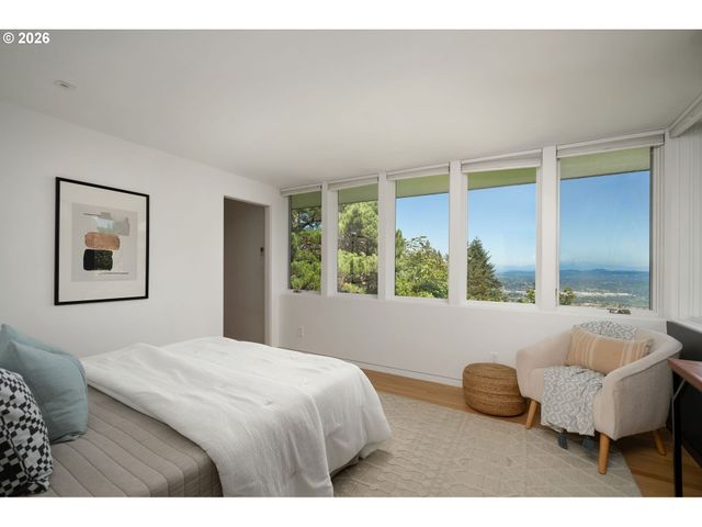 4236 Sw MCDONNELL Ter, Portland, OR 97239