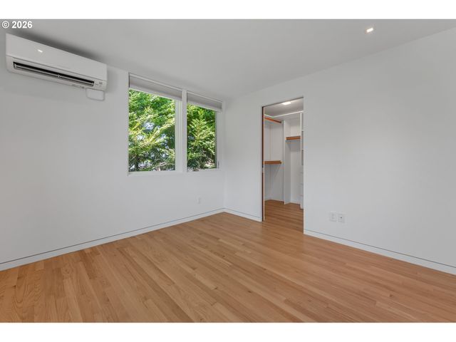4236 Sw MCDONNELL Ter, Portland, OR 97239