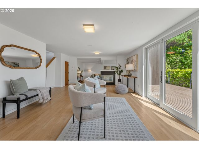 4236 Sw MCDONNELL Ter, Portland, OR 97239
