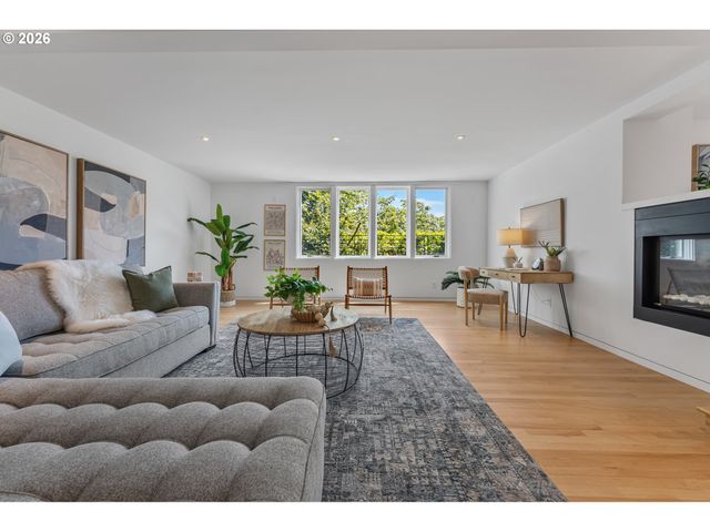 4236 Sw MCDONNELL Ter, Portland, OR 97239