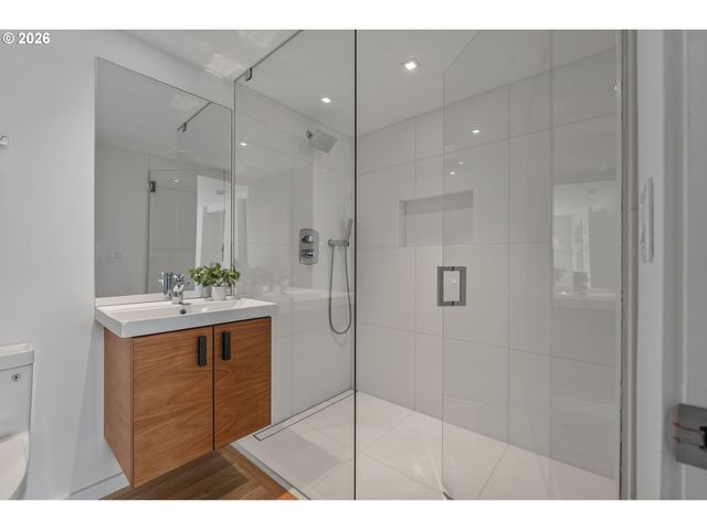 4236 Sw MCDONNELL Ter, Portland, OR 97239