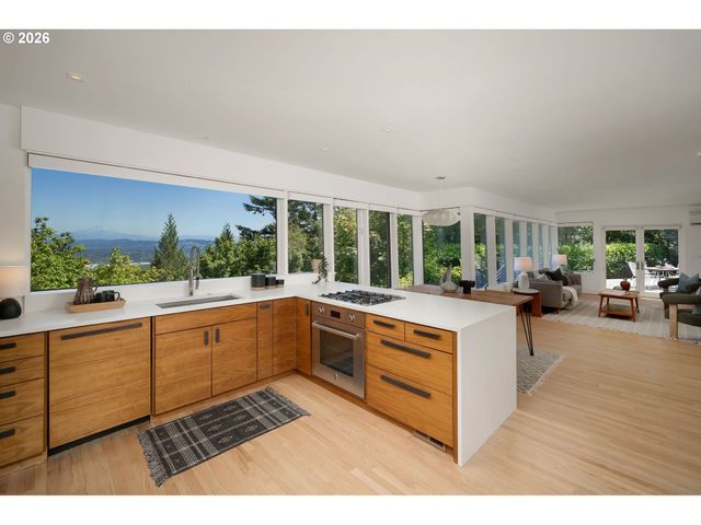 4236 Sw MCDONNELL Ter, Portland, OR 97239