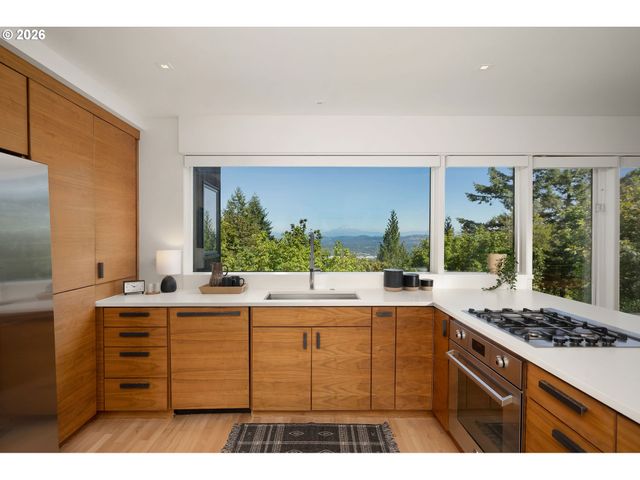 4236 Sw MCDONNELL Ter, Portland, OR 97239