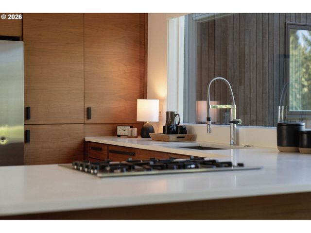4236 Sw MCDONNELL Ter, Portland, OR 97239