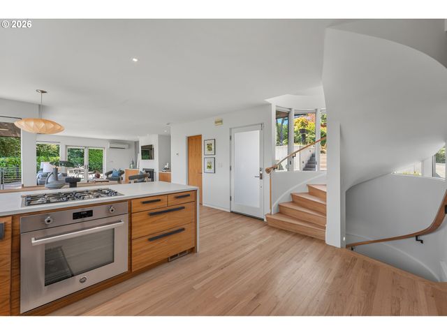 4236 Sw MCDONNELL Ter, Portland, OR 97239