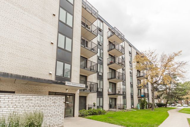 9128 W Terrace Drive 3B, Niles, IL 60714