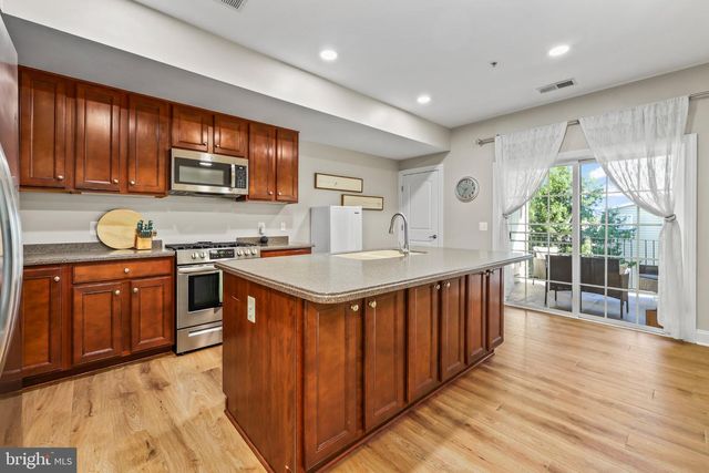 2268 MERSEYSIDE DR, Woodbridge, VA 22191