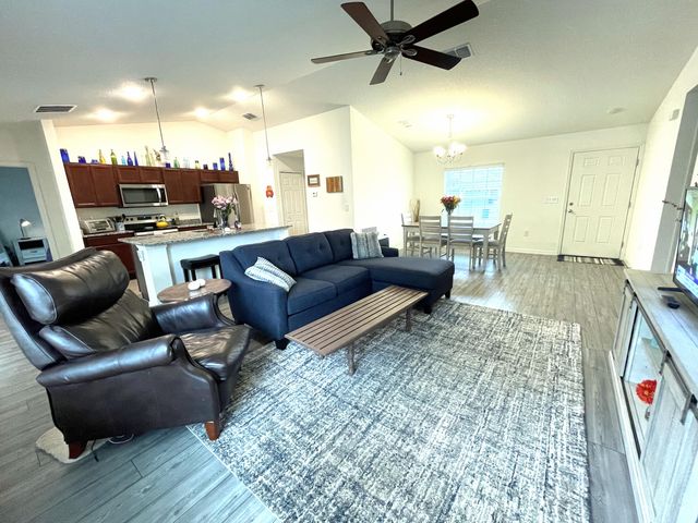 714 Davidson Street SE, Palm Bay, FL 32909