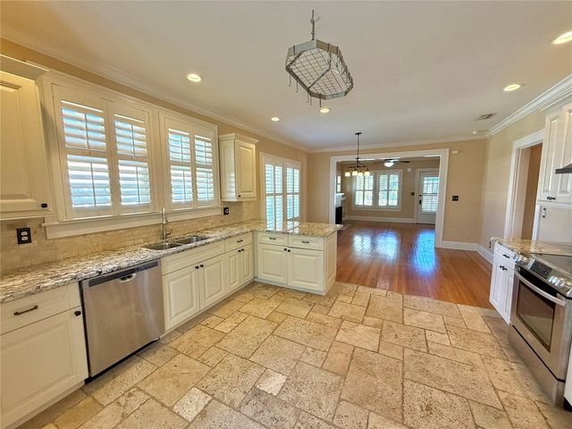 5406 N SUWANEE AVENUE, Tampa, FL 33604