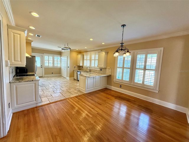 5406 N SUWANEE AVENUE, Tampa, FL 33604