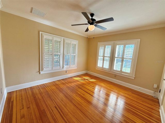 5406 N SUWANEE AVENUE, Tampa, FL 33604