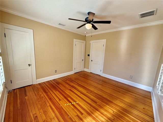 5406 N SUWANEE AVENUE, Tampa, FL 33604